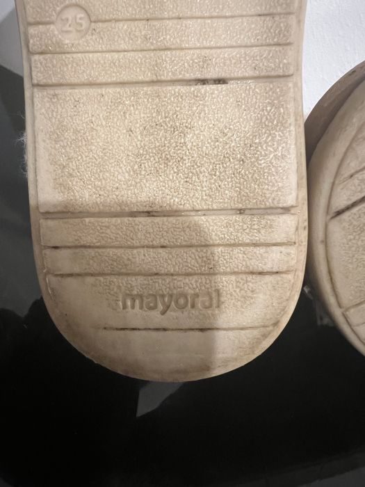 Bota Mayoral bege com pêlo