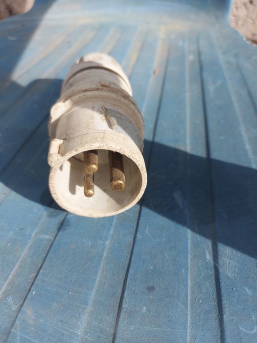 Wtyczka i gniazdo siłowe