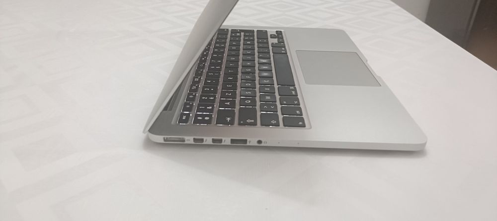 MacBook Pro Retina 13" i5 | 8GB RAM | macOS Ventura | Excelente Estado