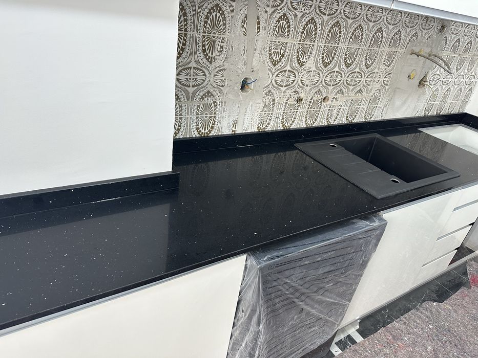 Marmore preto com brilhantes