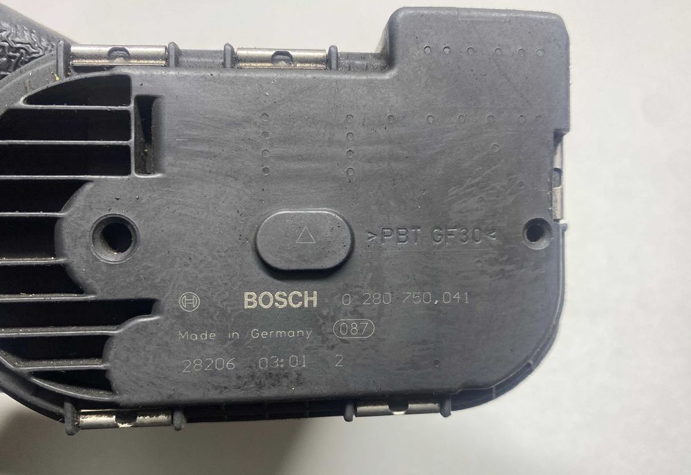 Дросельна заслонка Peugeot 406. 407. 607. 807 - 3.0 V6