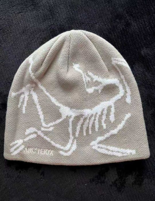 Zupełnie nowa czapka Arc'teryx
