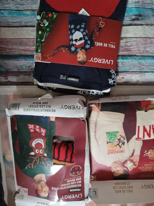 Новорічні  жіночі светрики , тунічки