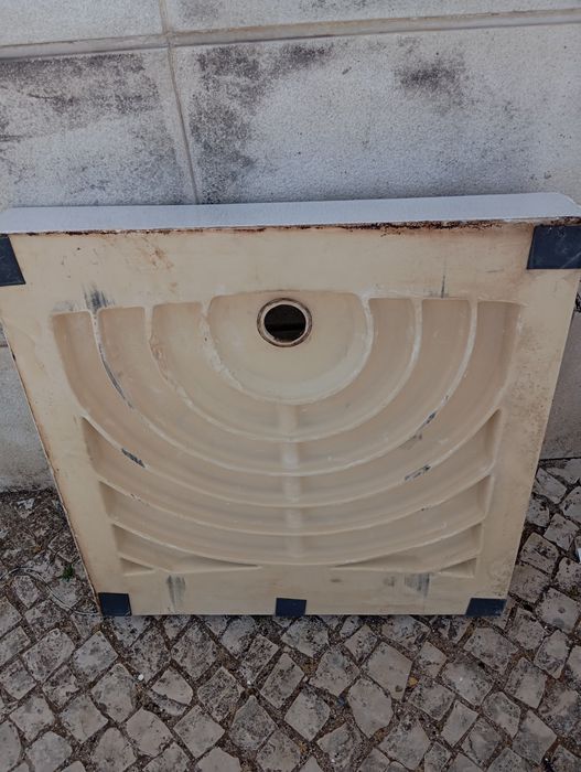 Vendo base de duche ou bidé conforme as fotografias