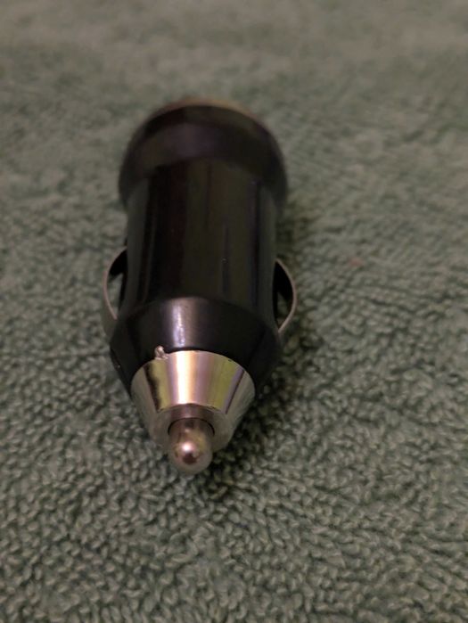 Ładowarka samochodowa USB 1A Kompaktowa z diodą sprawna