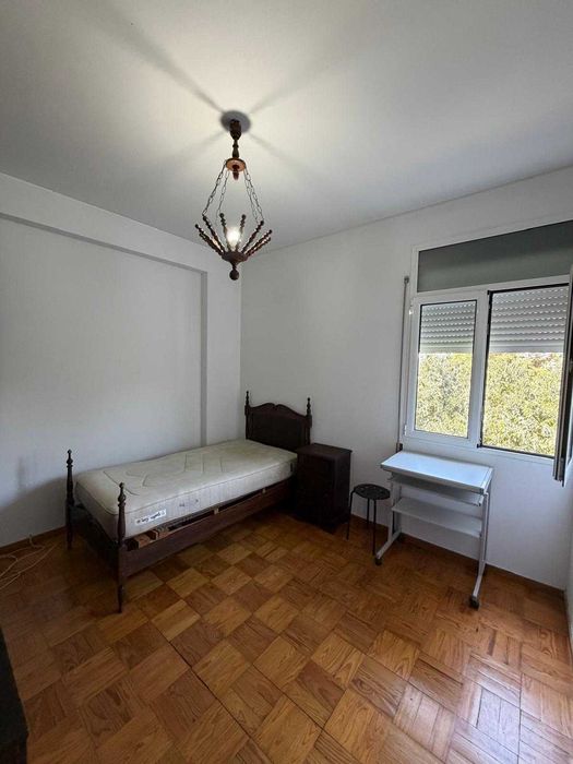 Arrenda-se APARTAMENTO T4-Castelo Branco
