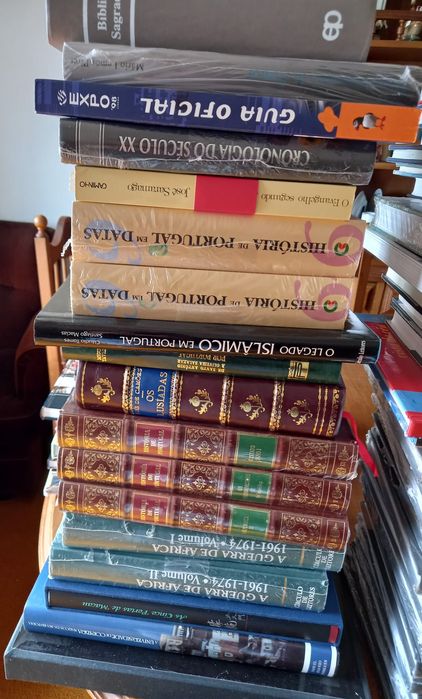 Livros antigos novos e usados