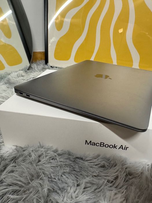 MacBook Air M1 8/256 Space Gray, stan idealny, bateria 95%, komplet