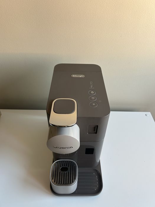 Nespresso De'Longhi Lattissima One Evo - Muito Bom Estado