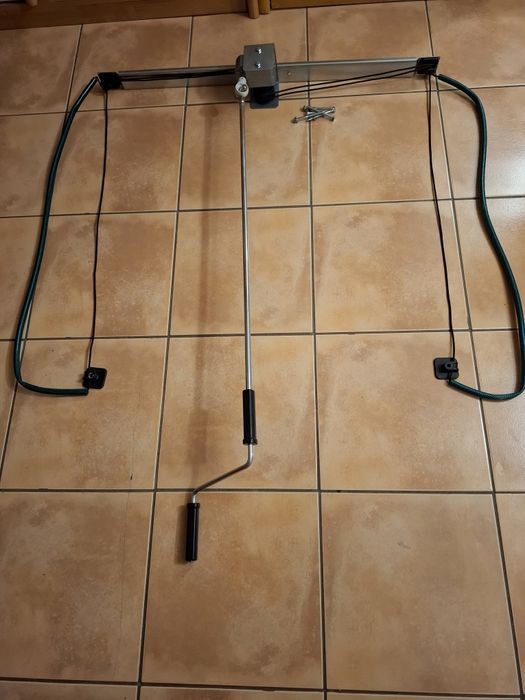 Winda wieszak uchwyt na box boks kufer bagażnik dachowy deskę