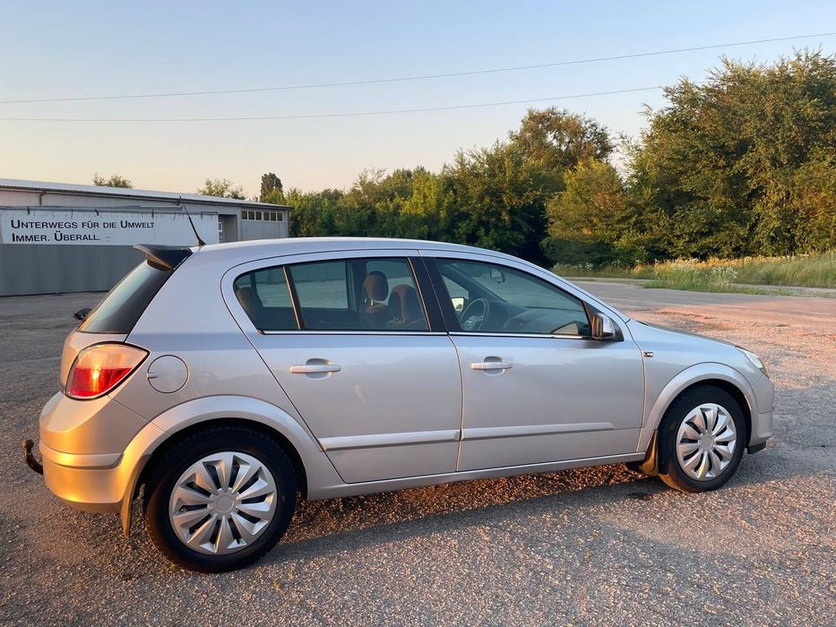 Astra H 1.6 бензин 2005 року