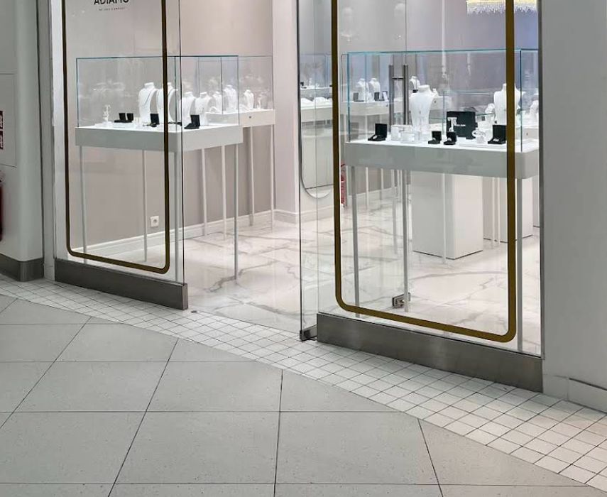 Gabloty jubilerskie szerokość 100cm, wysokość 160cm