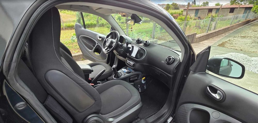 Smart ForTwo Coupé passion - 07-2016 - Gasolina - Apoio Braços Central