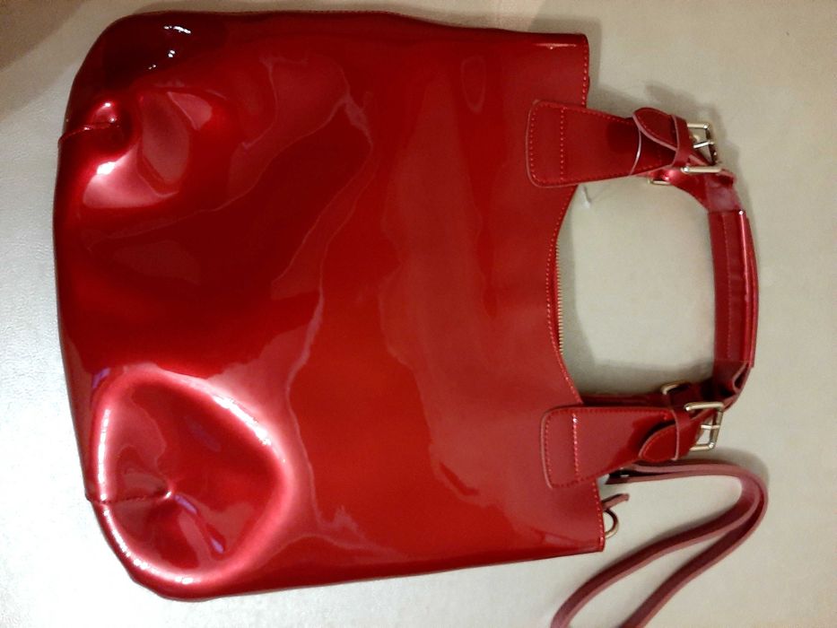 Супер Сумка красная натуральная 
 большая лаковая Италия дешево