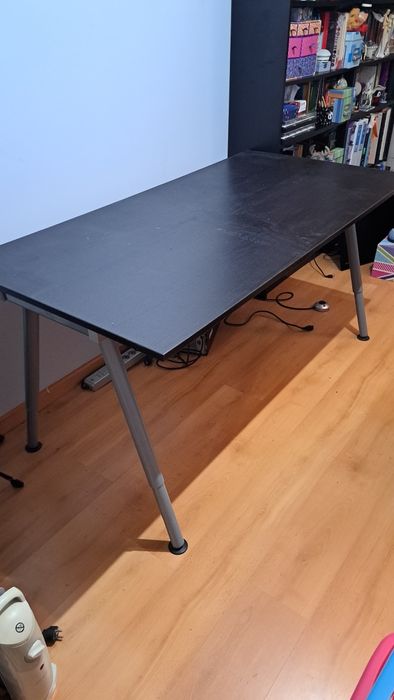 Mesa de escritorio grande