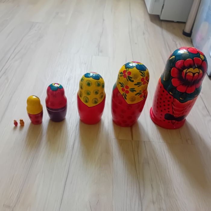 Matrioszka duża 7 sztuk drewno 40 lat