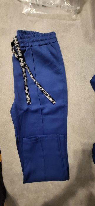 Piękny nowy komplet rozmiar M