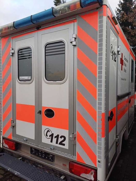Kontener Zabudowa Wysposażenie Karetka Ambulans Sprinter