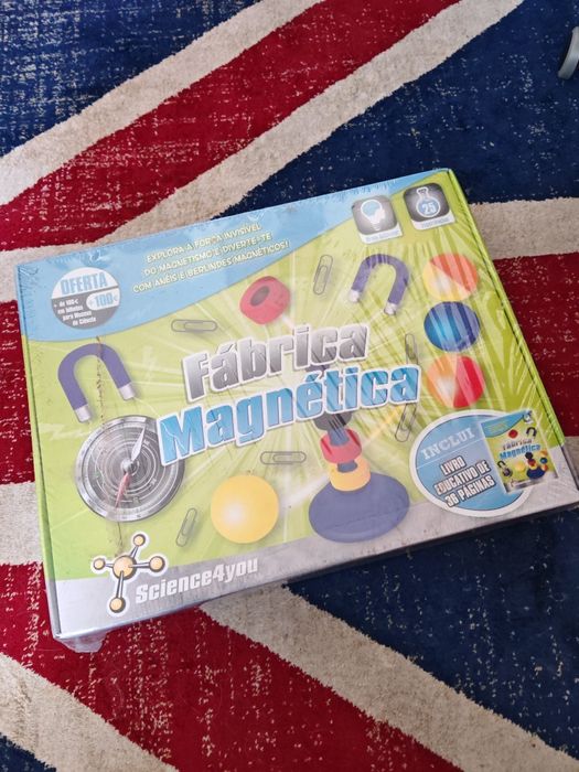 Fábrica magnetica da science4you, novo no plástico