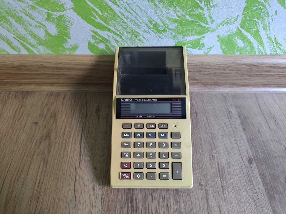 Stary kalkulator Casio HR-8A