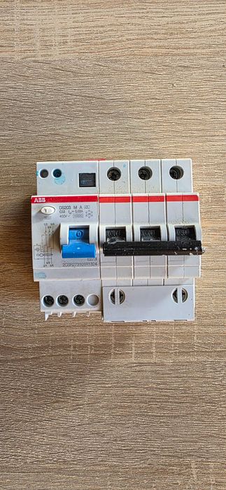 Wyłącznik różnicowo-nadprądowy ABB DS203
