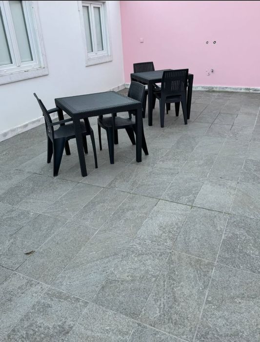 Quarto Novo c / TV e  Terraço a 1 minuto  da estação Comboio Queluz