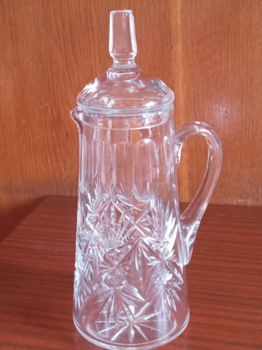 Графин хрустальный.