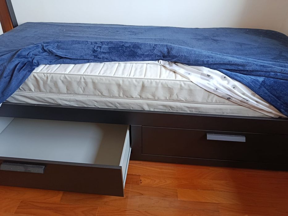 Cama Divã IKEA BRIMNES (Solteiro/Casal) + 2 Gavetões + Colchões