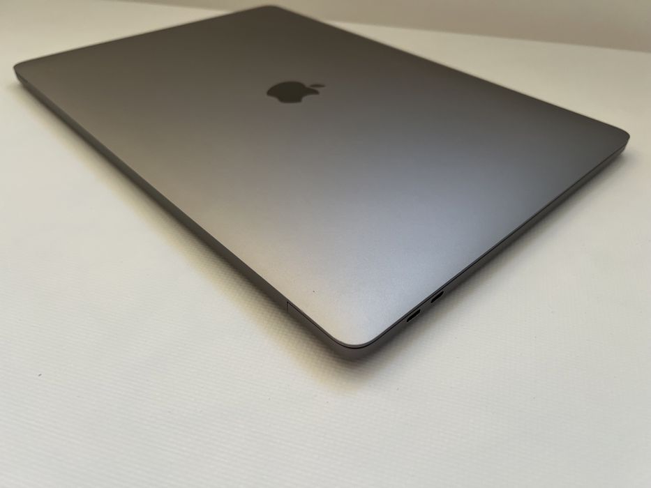 MacBook Pro 15 2019 i9 16Gb 1TB Radeon 560X 4Gb A1990