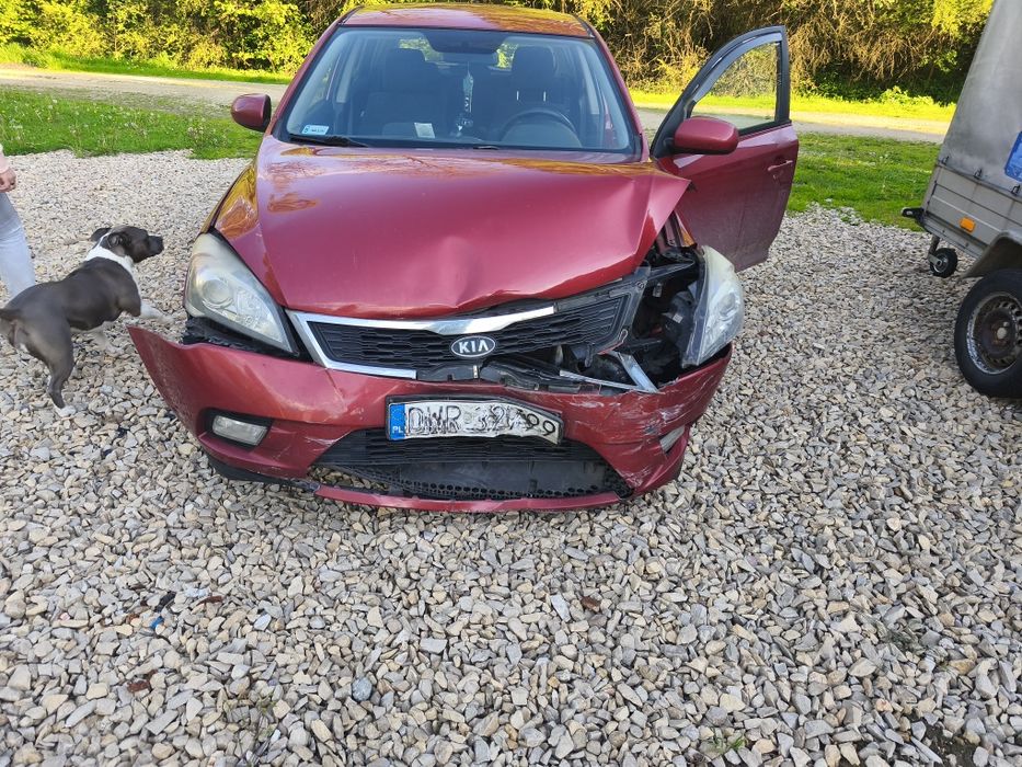 Kia cee'd po kolizji