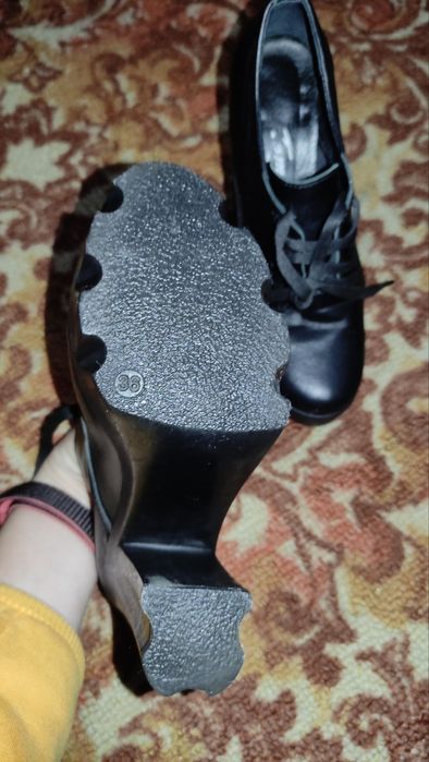 Туфлі жіночі кожані