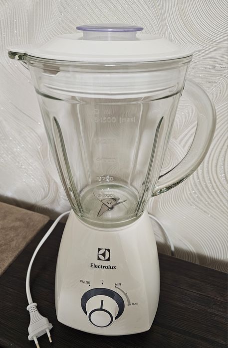Блендер Electrolux 450w