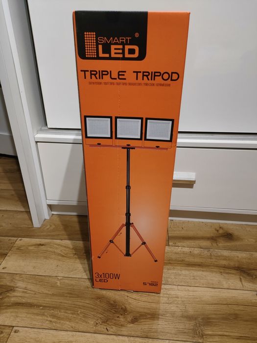 Statyw budowlany led 3x100W