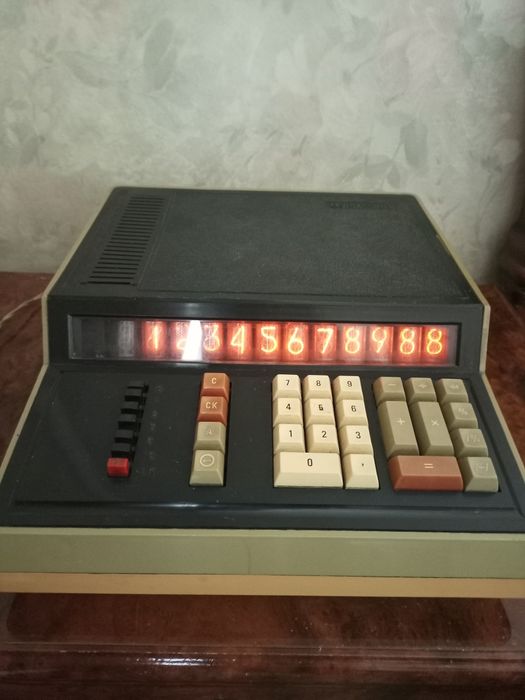 Калькулятор Искра 111М