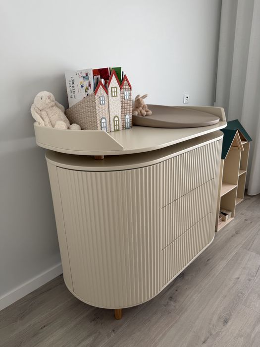 Cómoda BEGE KAI - KAS KOPENHAGEN ( trocador incluido)