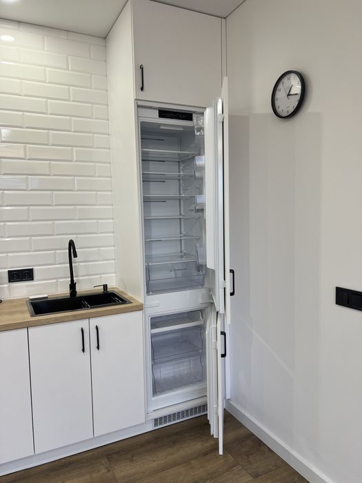 Сучасна нова квартира подобово