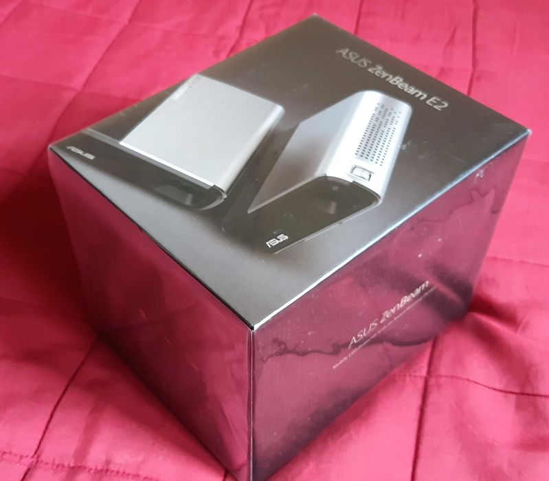 Przenośny projektor ASUS ZenBeam E2 (nowy)