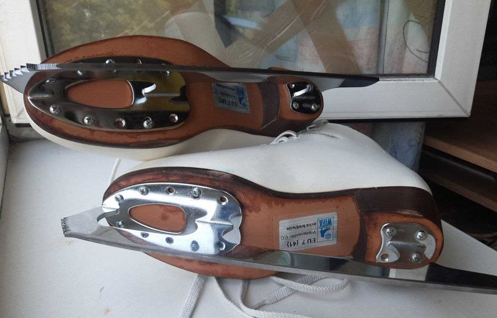 Продам фигурные коньки WIFA "Champion Light"