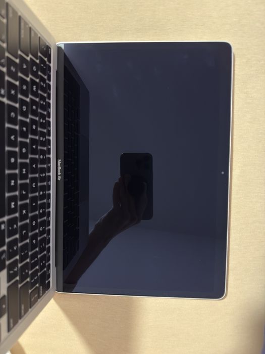 MacBook Air M1 8GB 256GB (93%, 228 cykli, paragon)