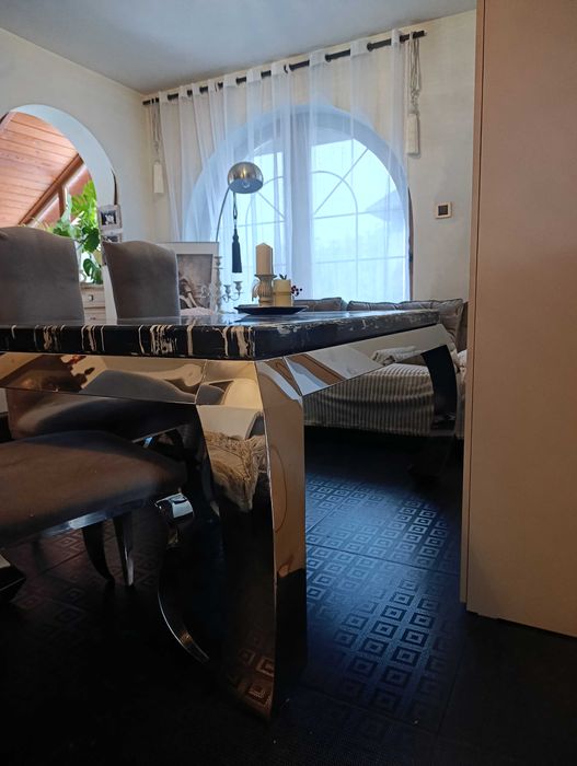 Stół w stylu Ludwik, kamienny blat