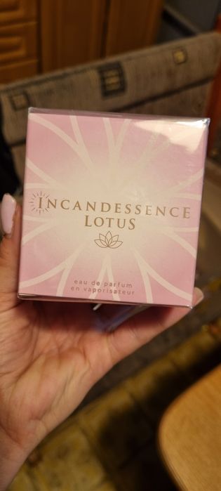 Avon Incandessence Lotus 50 ml woda perfumowana