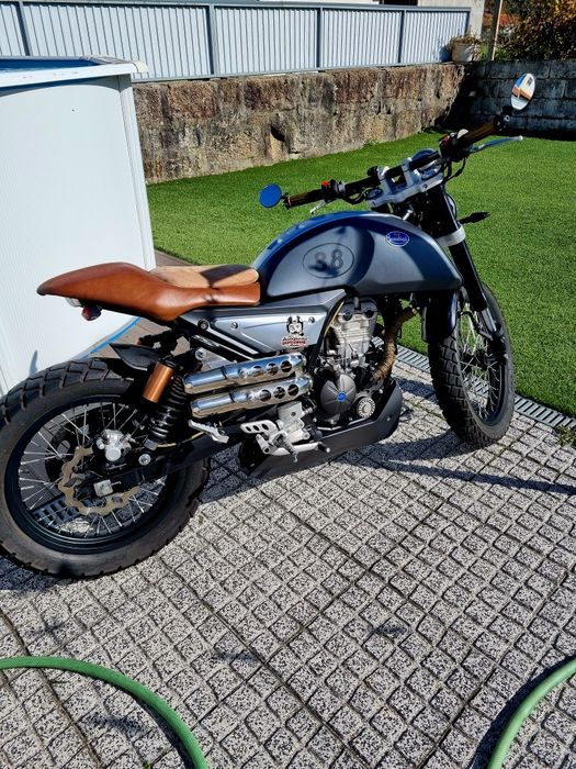 Vendo mota "Mondial 125cc"