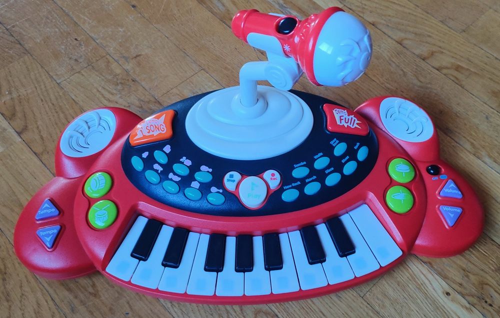 Pianinko zabawkowe Smiki