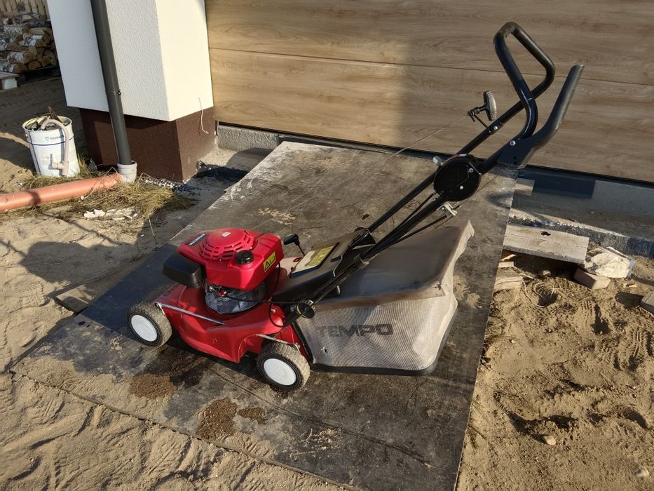 Kosiarka spalinowa Honda Tempo 4KM 40cm lekka