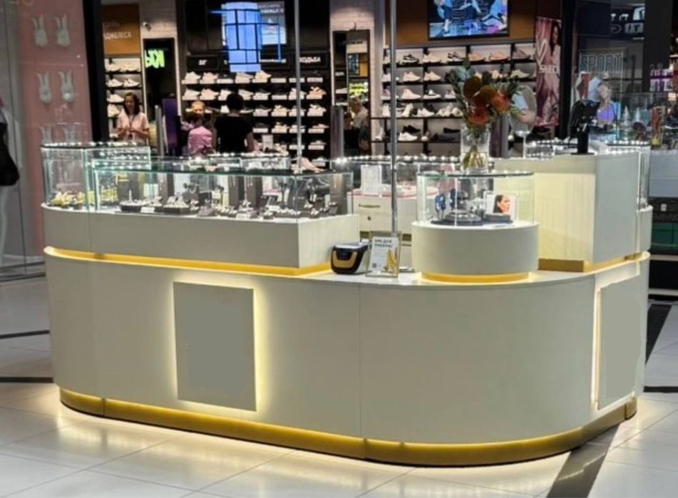 Островок-витрина. Торговая мебель