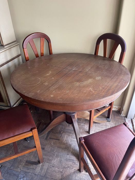 Mesa da sala circular e extensível para oval e 4 cadeiras