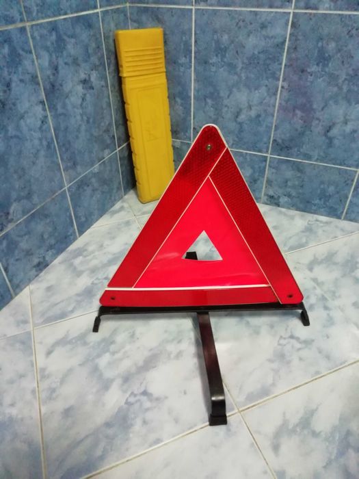 Triângulos para sinalização rodoviária