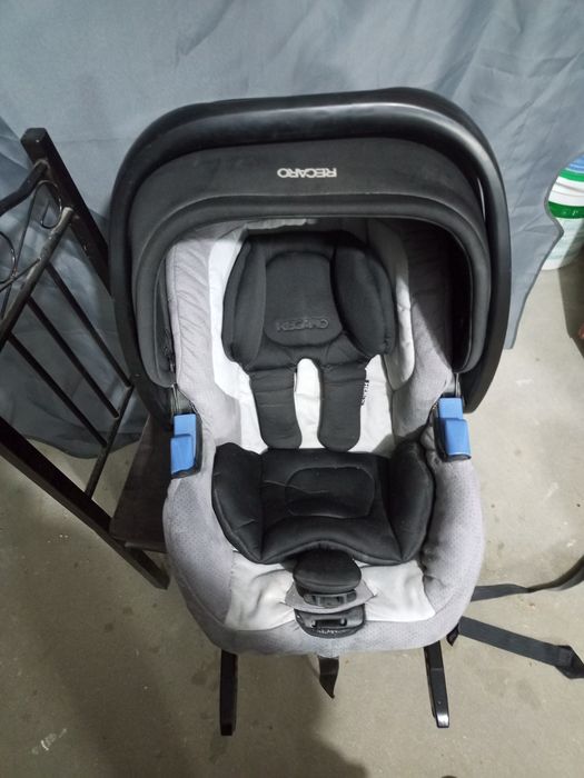 Fotelik Recaro 9-18 kg ze stacja ISOFIX