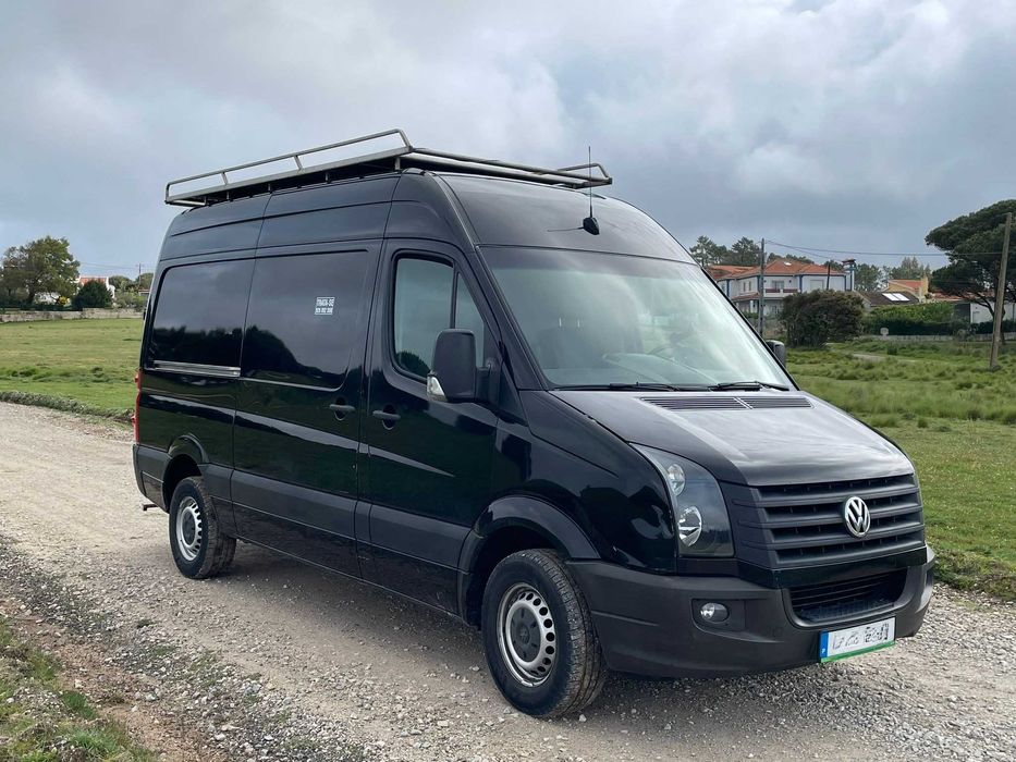 VW Crafter com porta bagagem