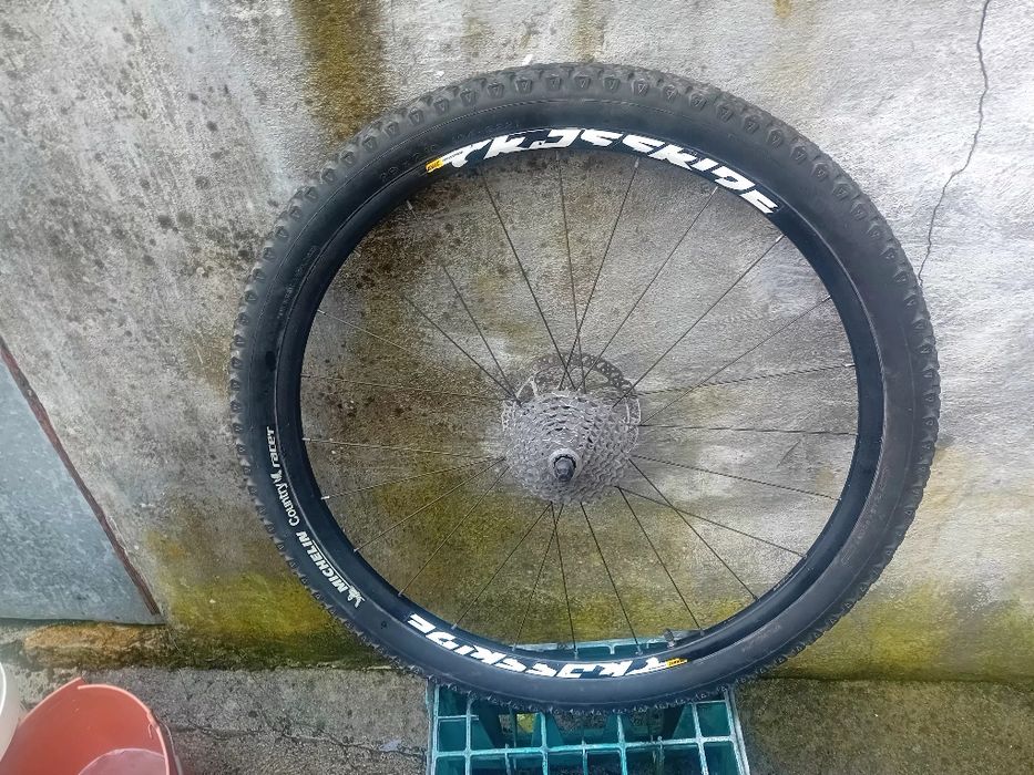 Roda traseira Mavic 29 completa